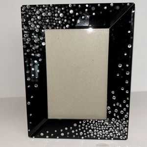 Beautiful frame with 3-D faux diamond surrounding  black glass 7” x 9” frame